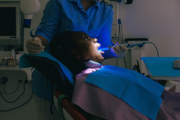 blanqueamiento dental combinado clinica