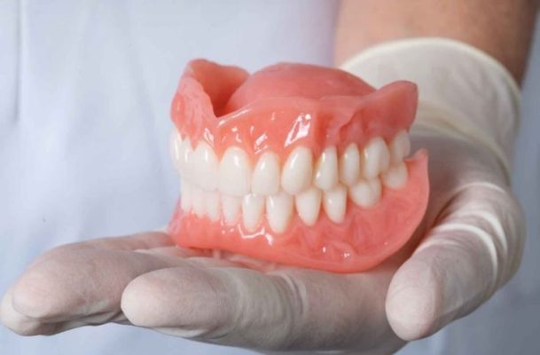 ¿Sabías que hay diferentes calidades de implantes dentales?
